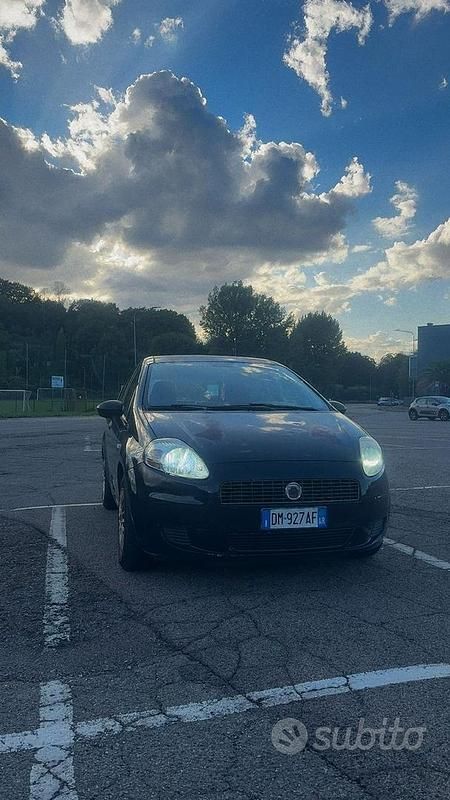 Blu Usata 2008 Fiat Grande Punto Due volumi | 2000 € - Immagine 1/4