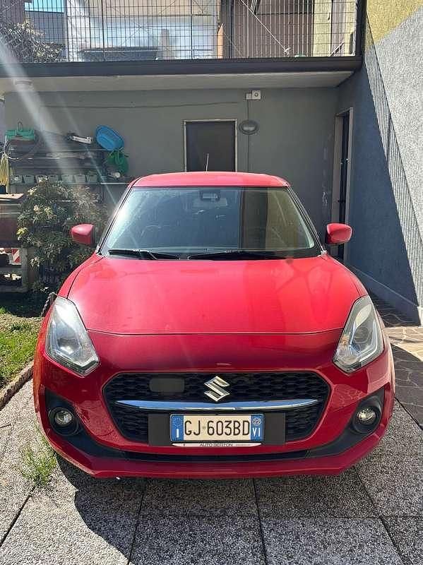 Usata Suzuki Swift Cool 83 CV (61 kW) 2022 Rosso Utilitaria
