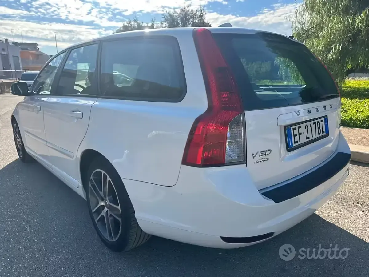 Usata Volvo V50 115 CV (84 kW) 2010 Bianco Station wagon