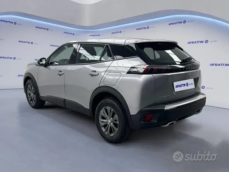 Usata Peugeot 2008 Active 131 CV (96 kW) 2021 Grigio SUV