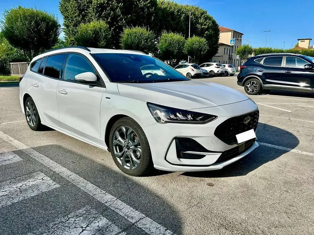Usata Ford Focus ST-Line X 116 CV (85 kW) 2023 Bianco Station wagon