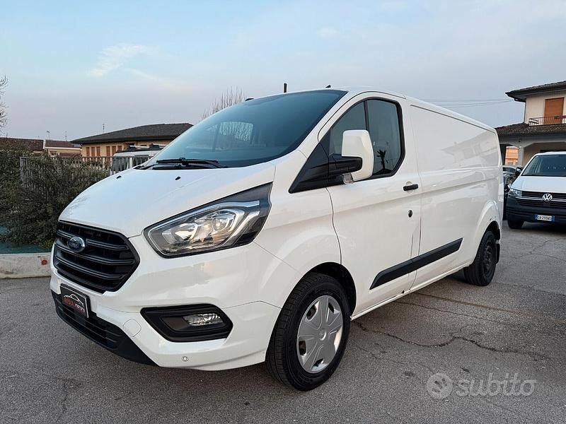 Occasion Ford Transit Custom Titanium 131 ch (96 kW) 2021 Blanc Berline