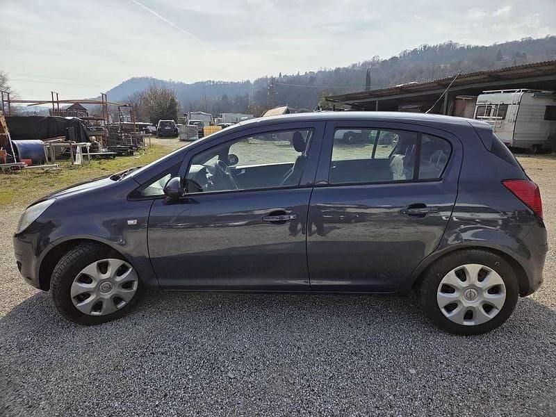 Używany Opel Corsa Enjoy 80 KM (58 kW) 2009 Czarny Hatchback