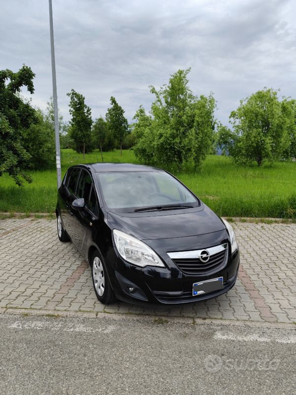 Usata 2013 Opel Meriva Monovolume | 5000 € (Buon prezzo) - Immagine 1/4