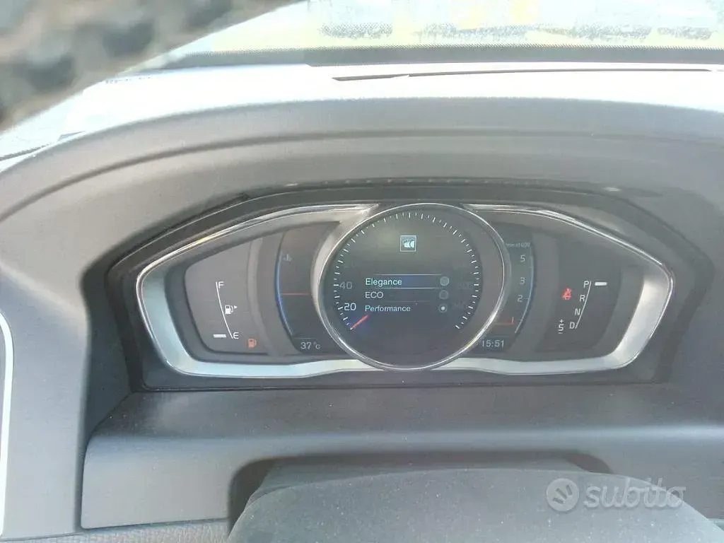 Usata Volvo XC60 R-Design Kinetic 215 CV (158 kW) 2014 Bianco SUV
