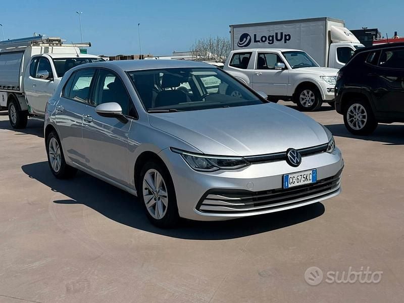 Usata VW Golf VIII Life 150 CV (110 kW) 2022 Grigio Berlina