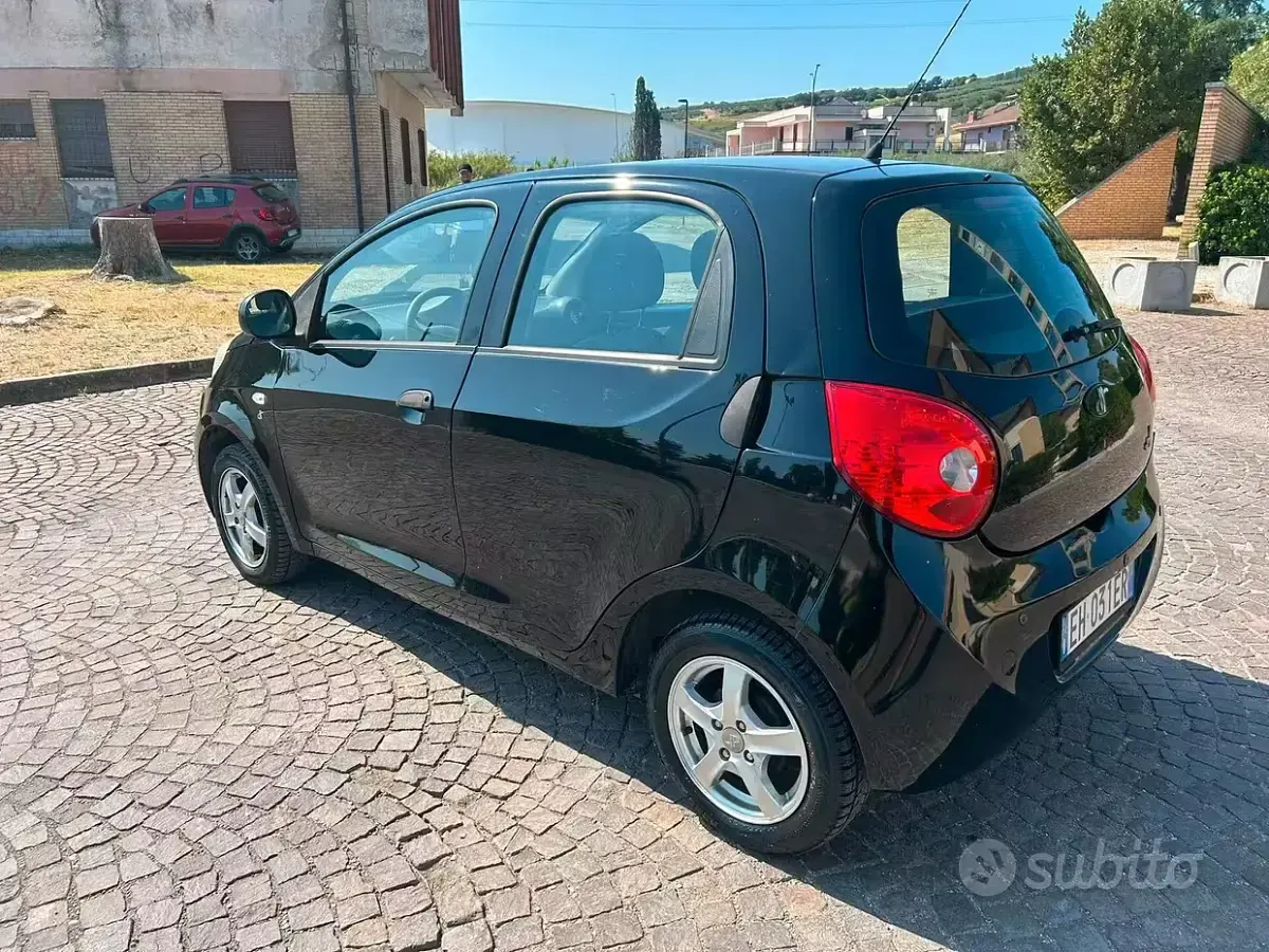 Usata DR DR1 68 CV (50 kW) 2012 Nero Utilitaria