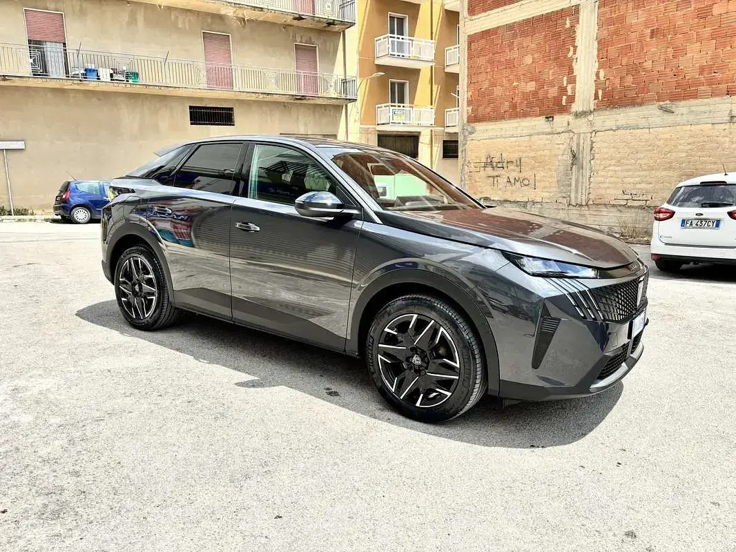 Usata Peugeot 3008 Allure 136 CV (100 kW) 2025 SUV