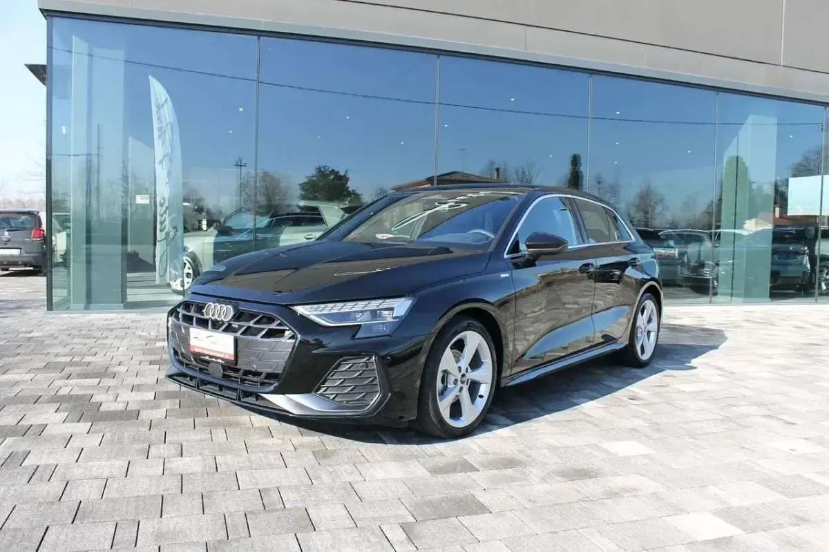 Nuova Audi A3 S-Line 150 CV (110 kW) 2025 Nero Berlina