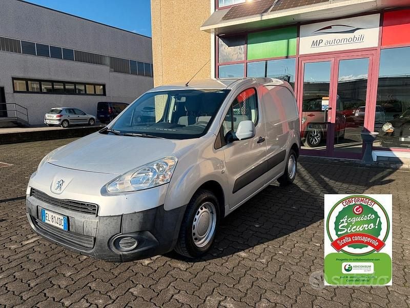 Grigio Usata 2012 Peugeot Partner Monovolume | 5990 € (Buon prezzo) - Immagine 1/4