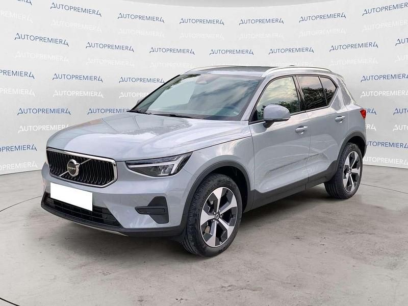 Grigio Nuova 2025 Volvo XC40 Core SUV | 38.900 € (Cara) - Immagine 1/4