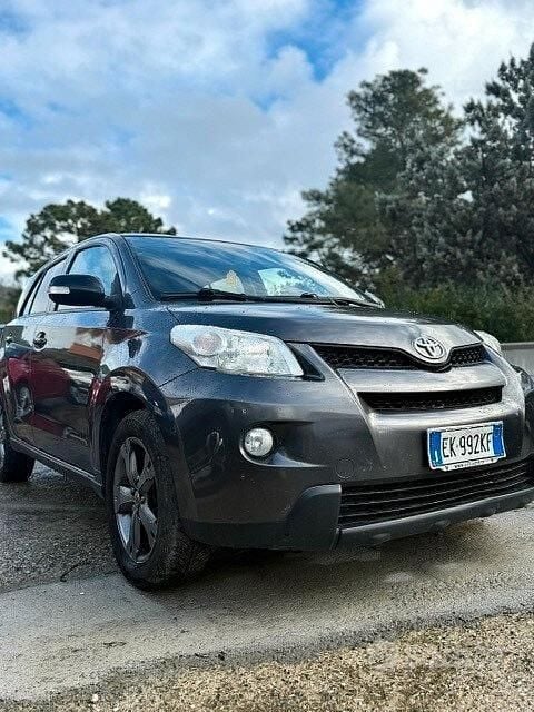 Grigio Usata 2012 Toyota Urban Cruiser Active SUV | 4900 € (Ottimo prezzo) - Immagine 1/4