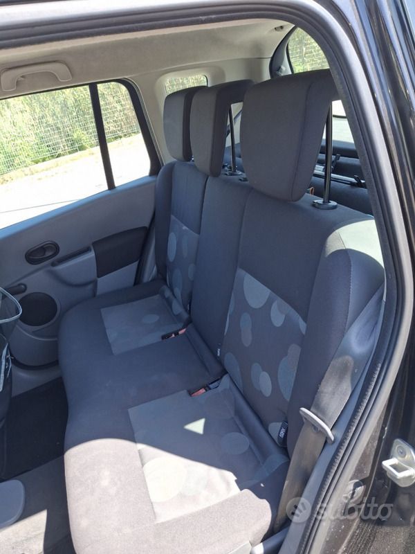 Usata Renault Modus 75 CV (55 kW) 2009 Nero Monovolume