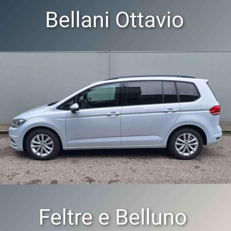 Begagnad VW Touran Executive 116 HK (85 kW) 2018 Grå Minibuss