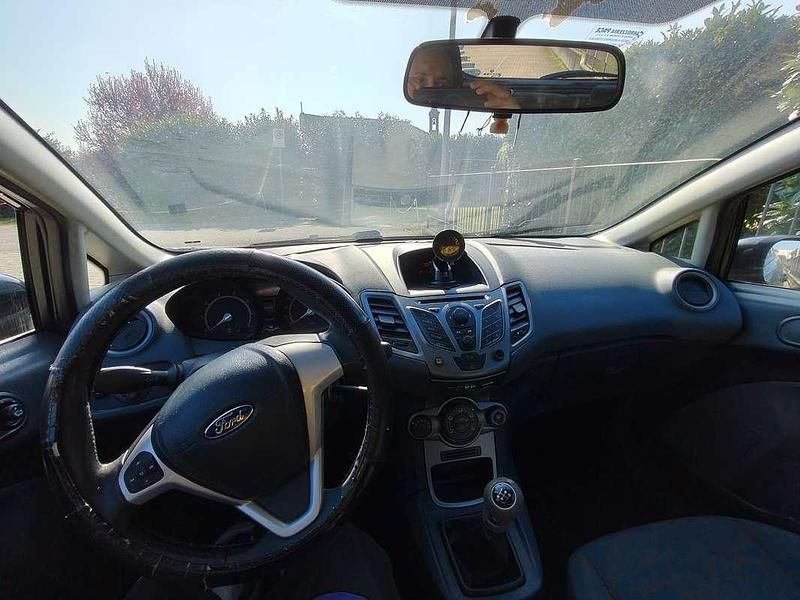 Usata Ford Fiesta 95 CV (69 kW) 2010 Utilitaria