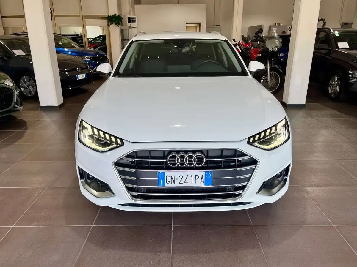 Usata Audi A4 S-Line 136 CV (100 kW) 2023 Bianco Station wagon