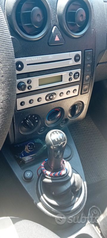 Usata Ford Fusion 68 CV (50 kW) 2004 Blu Berlina