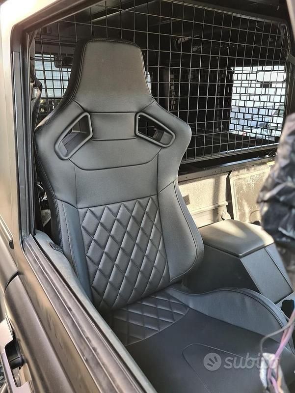 Usata Land Rover Defender 2002 Nero SUV