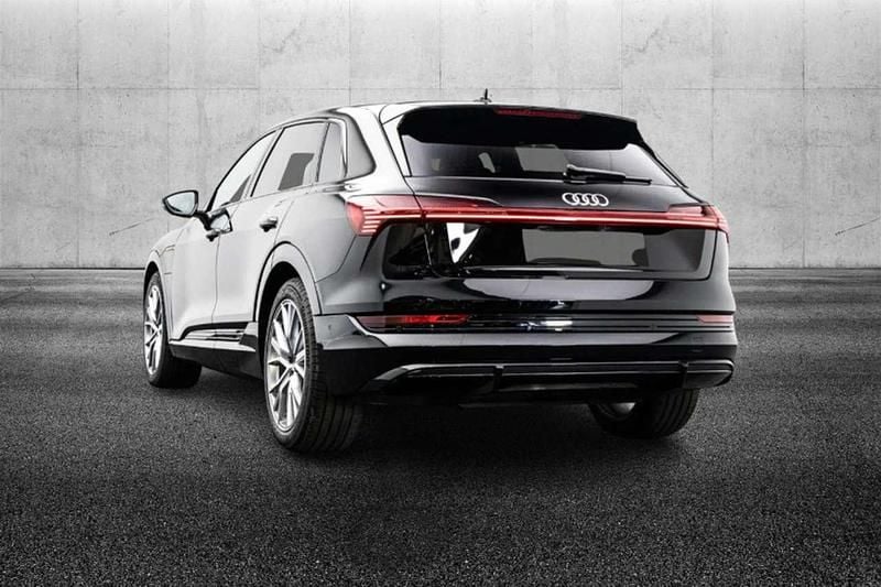 Usata Audi e-tron S-Line 158 kW (215 CV) 2022 Nero SUV