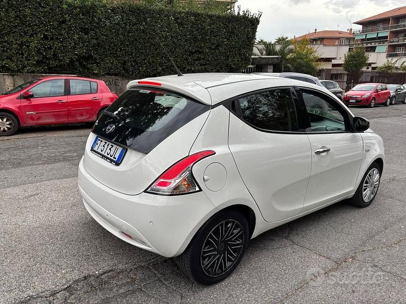 Usata Lancia Ypsilon 2018 Bianco Utilitaria