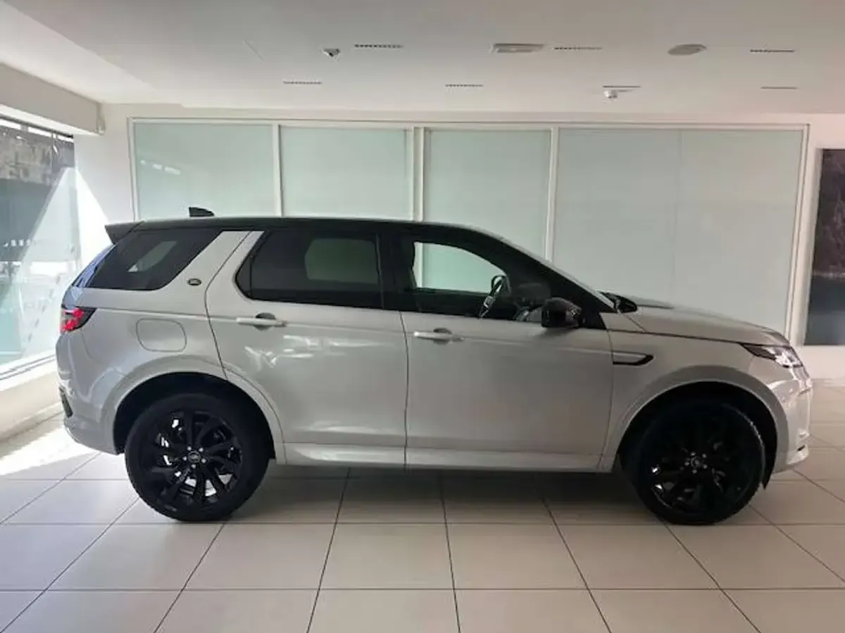 Usata Land Rover Discovery Sport SE Dynamic 163 CV (119 kW) 2022 Indus silver SUV