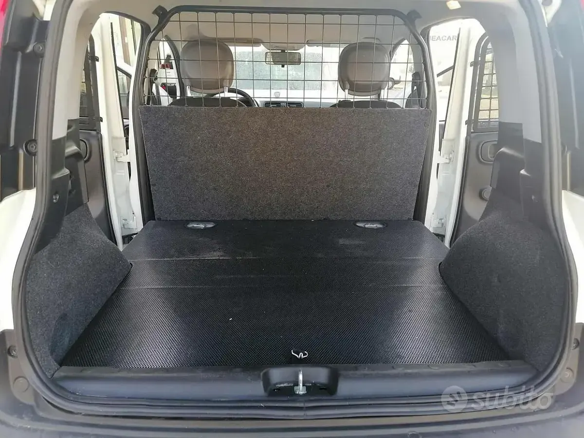 Usata Fiat Panda Pop 69 CV (50 kW) 2019 Bianco pastello Utilitaria