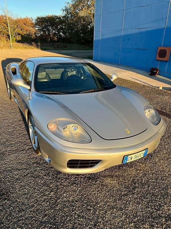 Usata Ferrari 360 400 CV (294 kW) 2002 Argento Coupé