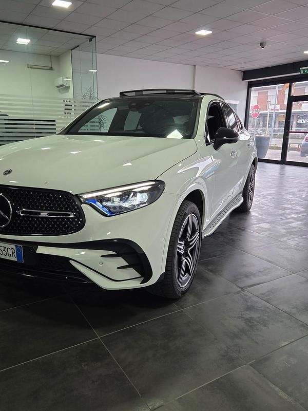 Usata Mercedes GLC300e AMG Line Premium Plus 367 CV (269 kW) 2023 Bianco Station wagon