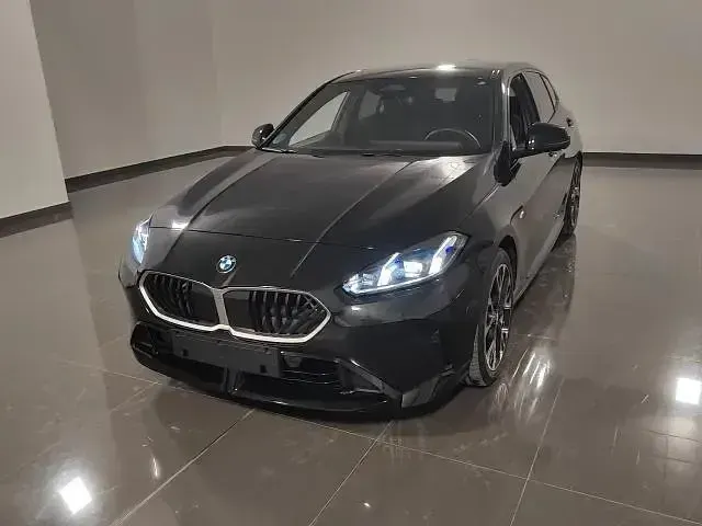 Usata BMW 120 M Sport 163 CV (119 kW) 2025 Sapphire black Utilitaria