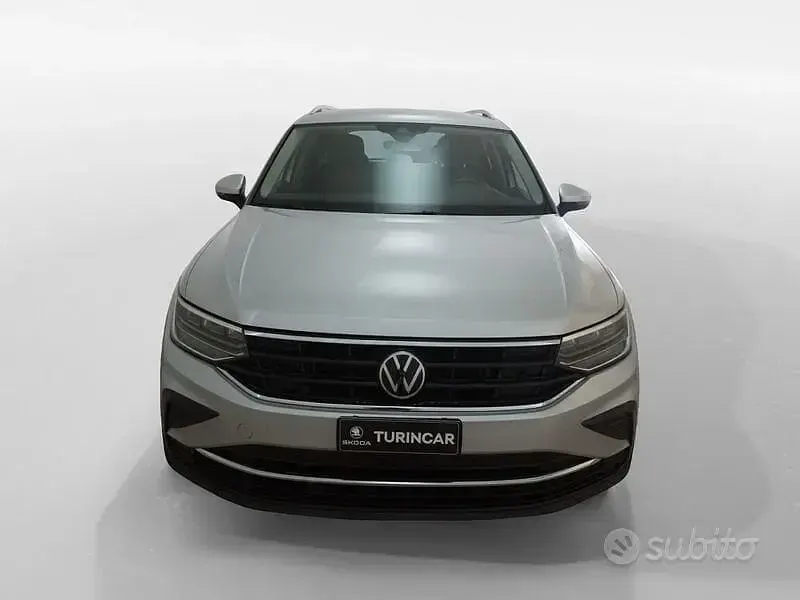Usata VW Tiguan Life 122 CV (89 kW) 2023 Grigio SUV