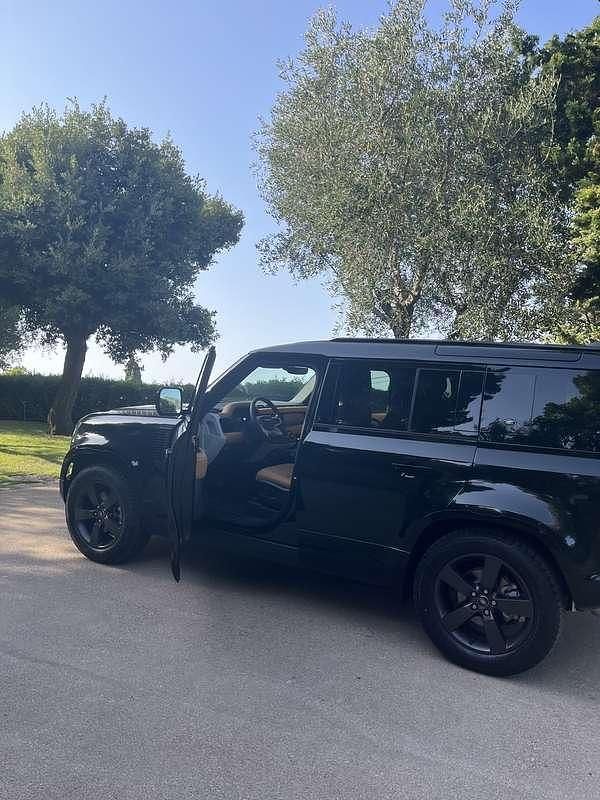Usata Land Rover Defender HSE 200 CV (147 kW) 2023 Nero SUV