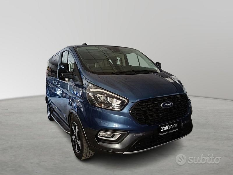 Usata Ford Tourneo Active 185 CV (136 kW) 2021 Blu Monovolume