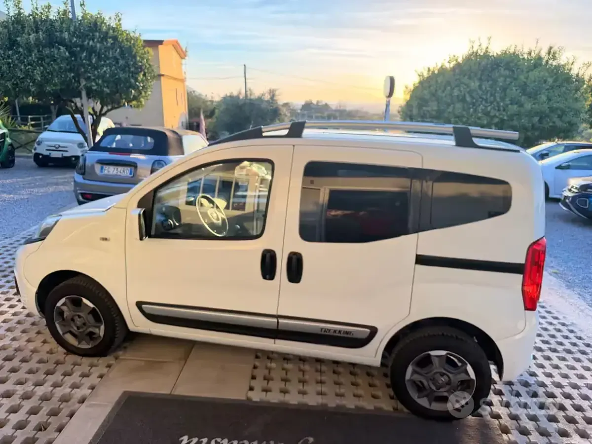Usata Fiat Qubo Trekking 95 CV (69 kW) 2017 Bianco Monovolume