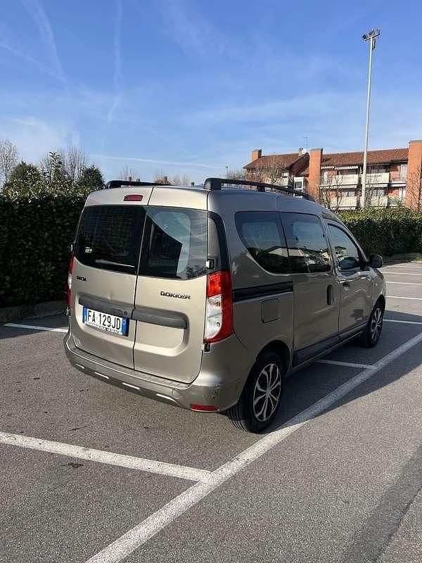 Usata Dacia Dokker Lauréate 114 CV (83 kW) 2017 Monovolume