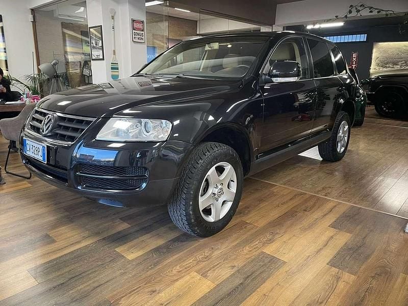 Nero Usata 2006 VW Touareg Exclusive SUV | 5890 € (Buon prezzo) - Immagine 1/4
