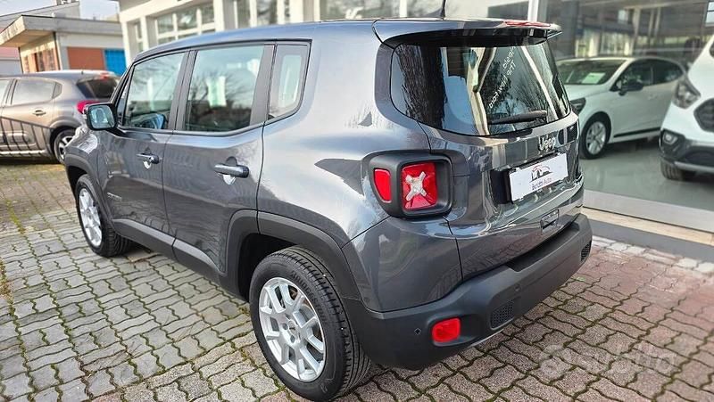 Usata Jeep Renegade Limited 120 CV (88 kW) 2023 Graphite grey SUV