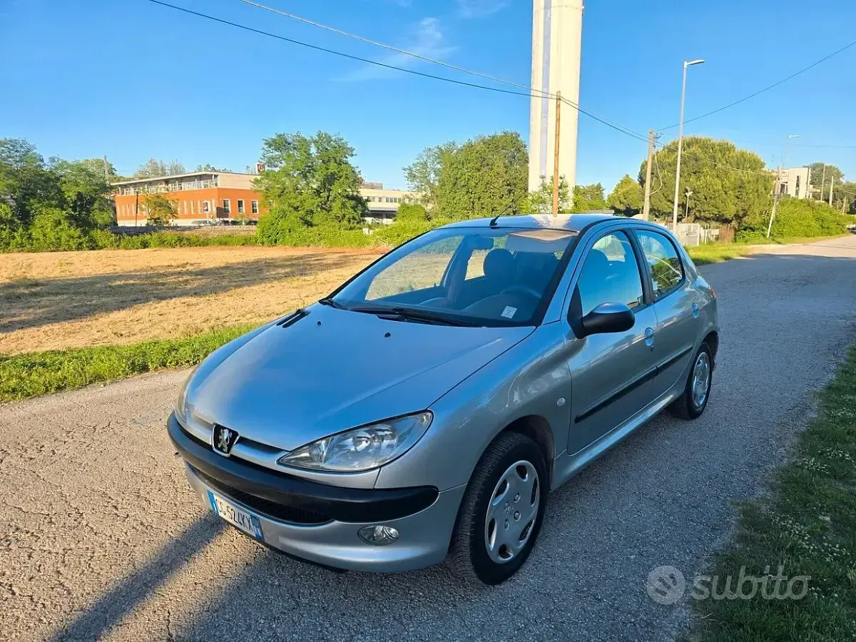 Usata Peugeot 206 75 CV (55 kW) 2003 Grigio Berlina
