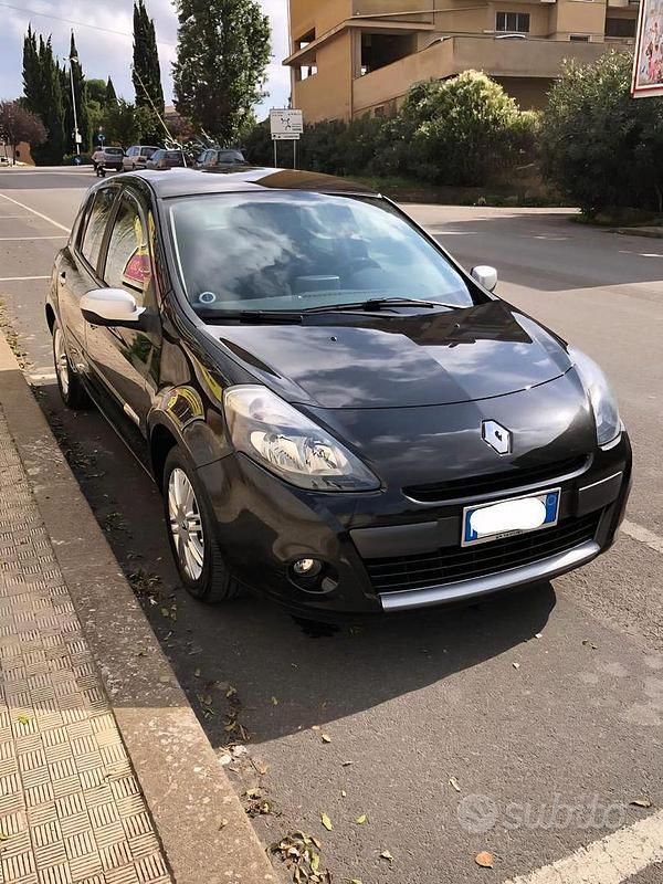 Usata Renault Clio II Dynamique 85 CV (62 kW) 2009 Nero Berlina