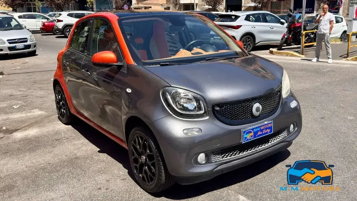 Usata Smart ForFour 71 CV (52 kW) 2014 Grigio Utilitaria