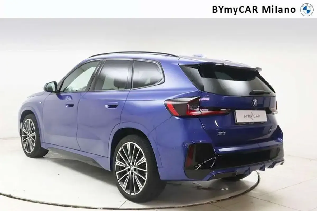 Usata BMW X1 M Sport 218 CV (160 kW) 2023 Black sapphire metallizzato SUV