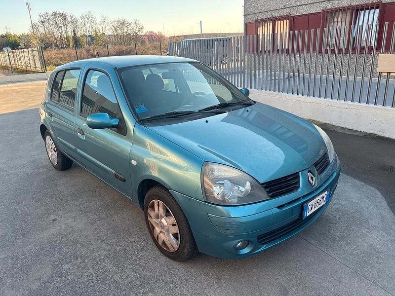 Usata Renault Clio II Authentique 75 CV (55 kW) 2005 Blu Berlina
