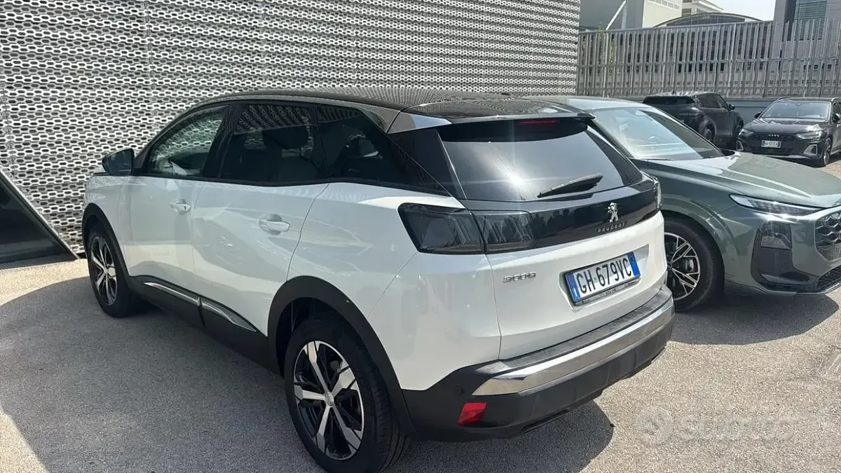 Usata Peugeot 3008 Allure 131 CV (96 kW) 2022 Bianco SUV