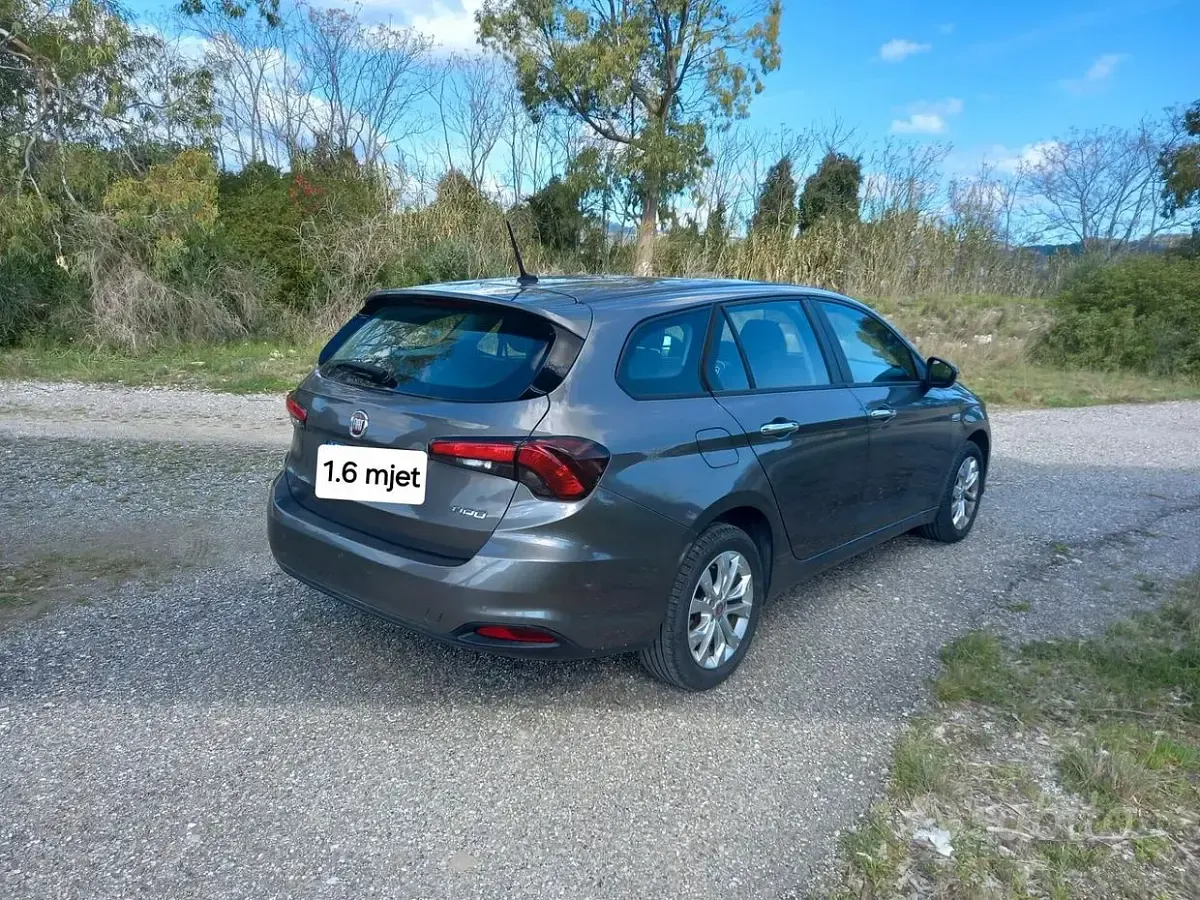Usata Fiat Tipo S 120 CV (88 kW) 2019 Marrone Station wagon