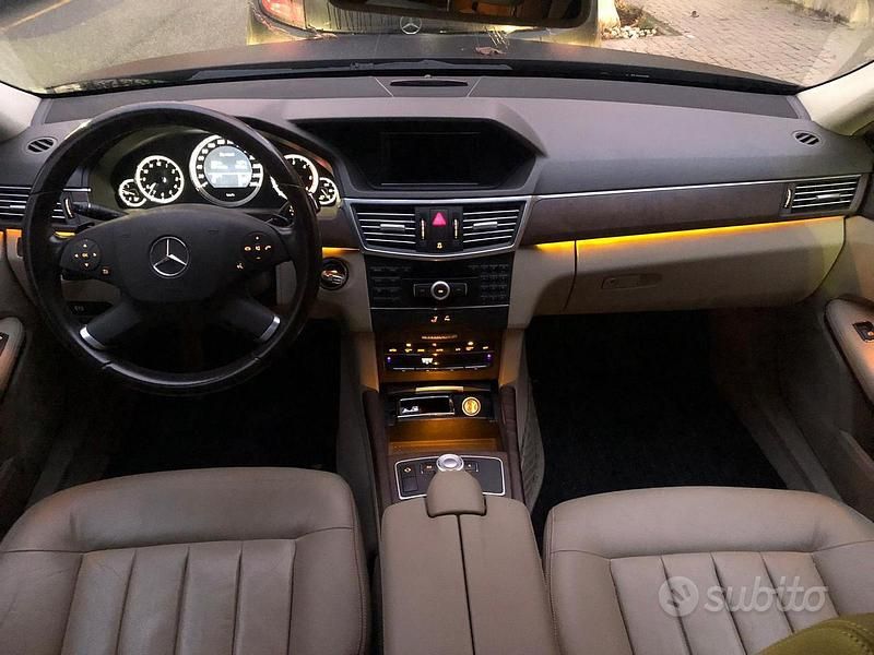 Usata Mercedes E350 Elegance 231 CV (169 kW) 2009 Nero Station wagon