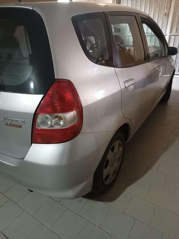 Usata Honda Jazz 77 CV (56 kW) 2006 Utilitaria