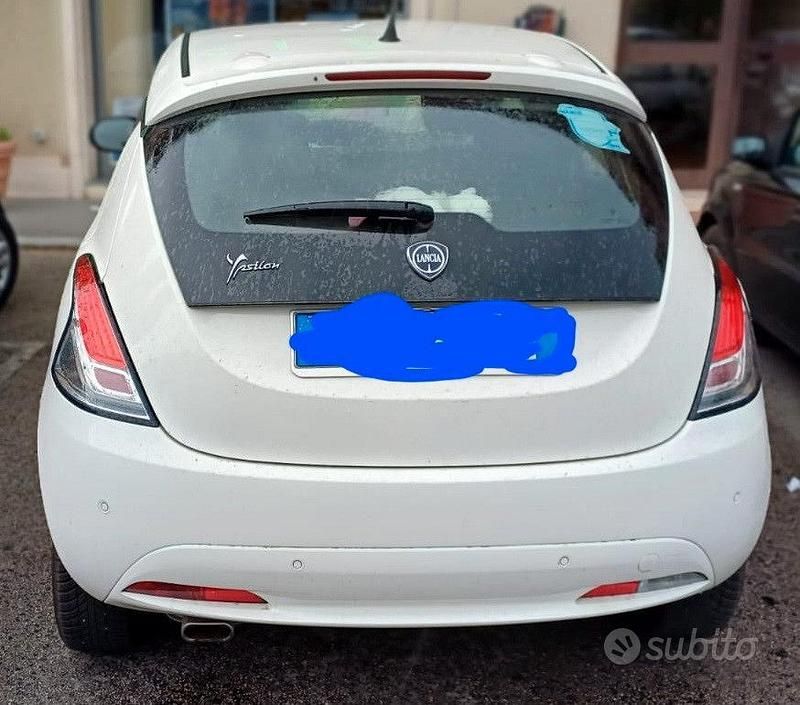 Usata Lancia Ypsilon 60 CV (44 kW) 2019 Bianco Utilitaria