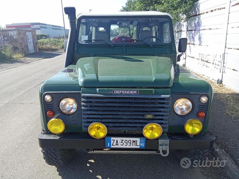 Usata Land Rover Defender 122 CV (89 kW) 2002 Verde SUV