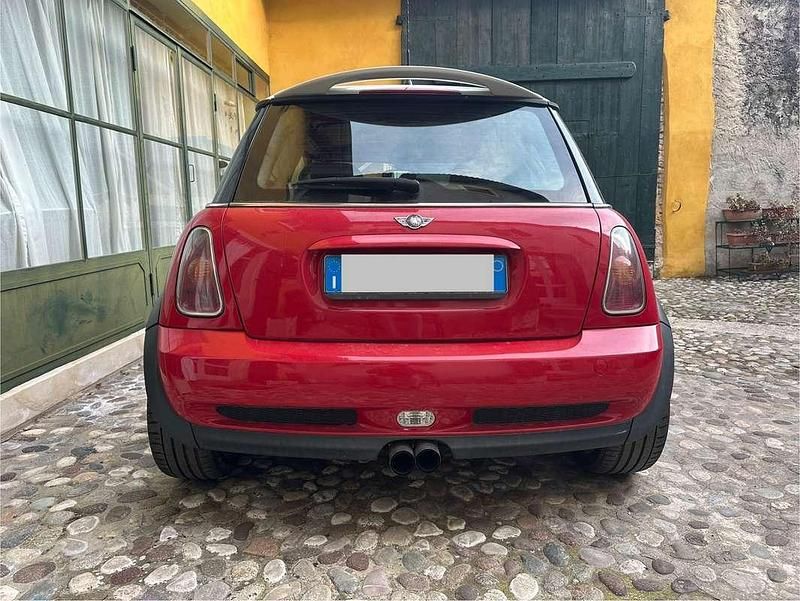 Begagnad Mini Cooper S 163 HK (119 kW) 2003 Röd Halvkombi