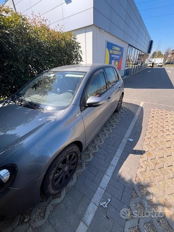 Usata VW Golf VI 140 CV (102 kW) 2010 Grigio Utilitaria