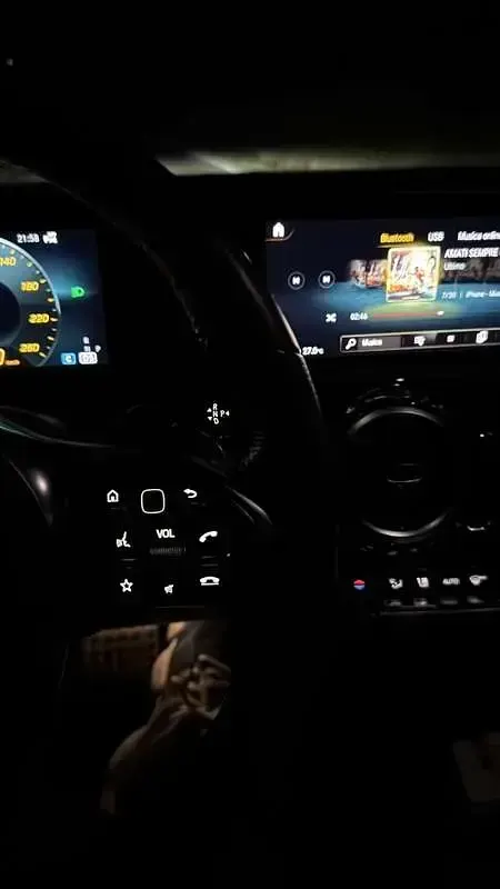 Usata Mercedes 180 Premium 116 CV (85 kW) 2019 Grigio Berlina